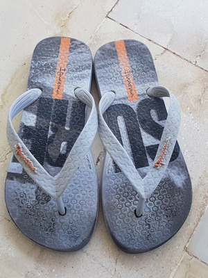 Ipanema flip flops like new, sizes 35/36, gray and orange