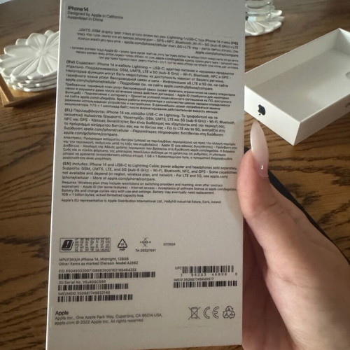Apple iPhone 14 black, 128GB, with box and charger