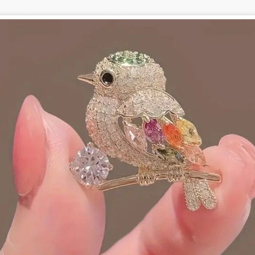 Sparrow brooch new with crystals, elegant and colorful