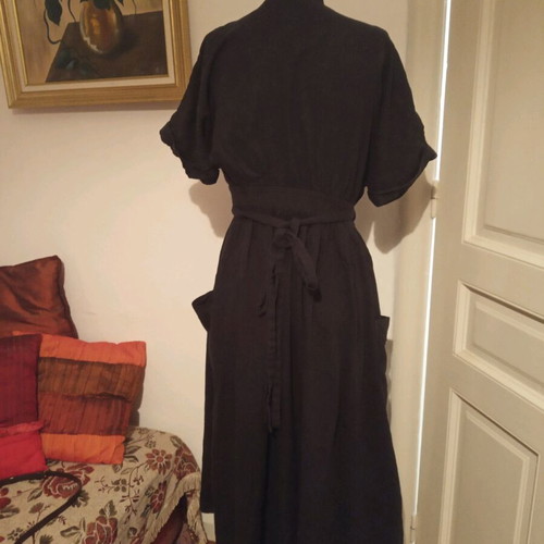 Black linen dress used with pockets and waist belt size S