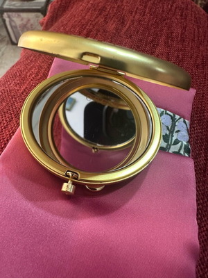 Gucci beauty compact mirror new collectible with case