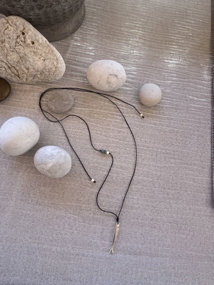 Fish Minimal necklace with stainless steel, agate & chalcedony