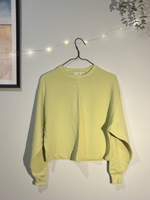 Fouer crop Mango like new, 100% organic cotton, size small, lime