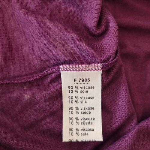 Lacoste V-Neck T-Shirt like new, purple, size S