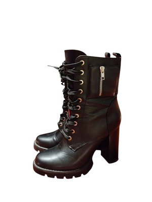 Erynn boots with 10cm heel and laces, like new size 40, black