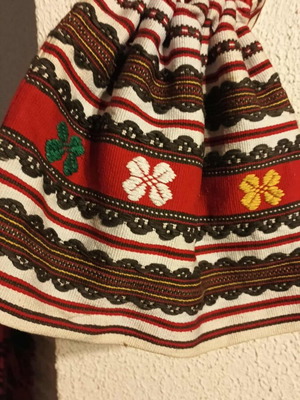 Woven Vouria like new