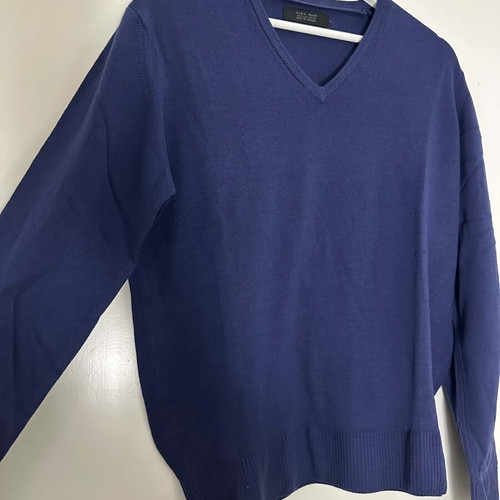 Zara men's blue V-neck sweater like new, size L