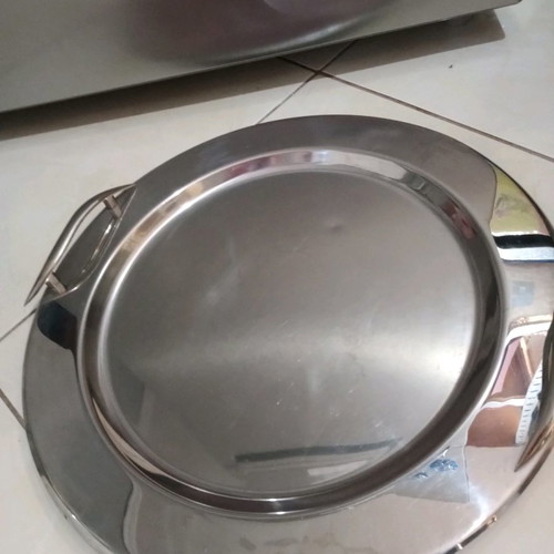 18/10 Round Tray 42-43 cm like new