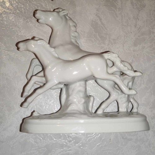 Porcelain horses used, German made