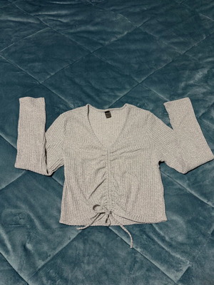 Crop top γκρι Shein, νούμερο L που κάνει για Μ, σαν καινούργιο