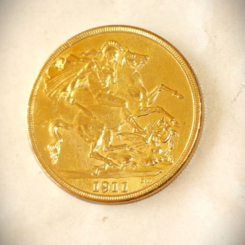 Gold Plated George V English Five Pound Coin with Luxury Case