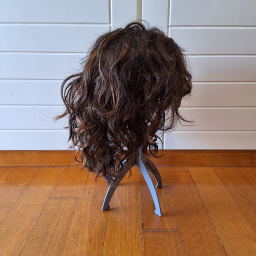Wig synthetic like new with care shampoo and stand