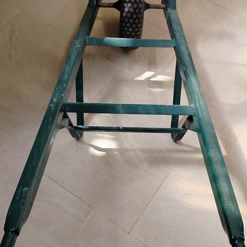 Stroller base with like new inner tube