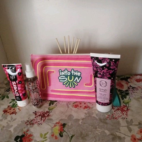Fresh Line, Aloe Colors and Messinian Spa 3-product set like new
