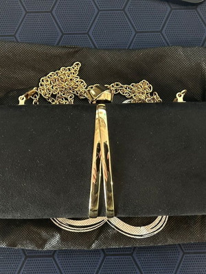 Axel envelope bag like new