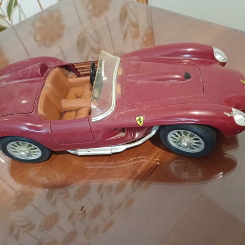 Ferrari 250 Testa Rossa 1958 Die-Cast Model 1:18 New Shell Collezione