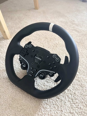 Moza R5 Bundle like new sim racing wheel set for PC