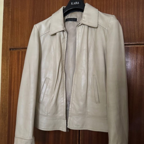 Leather beige mid-length jacket like new