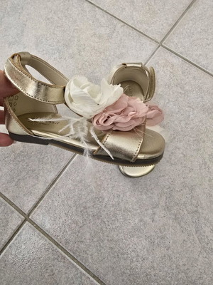 Baby Walker sandal size 22 like new
