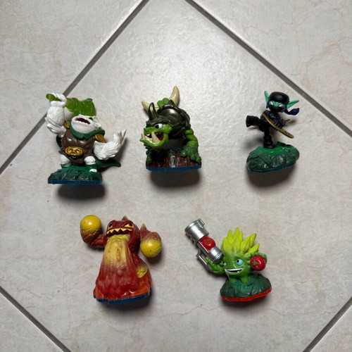 Skylanders figures like new, lot of 15, rare Series 2, 3 and 4 variants
