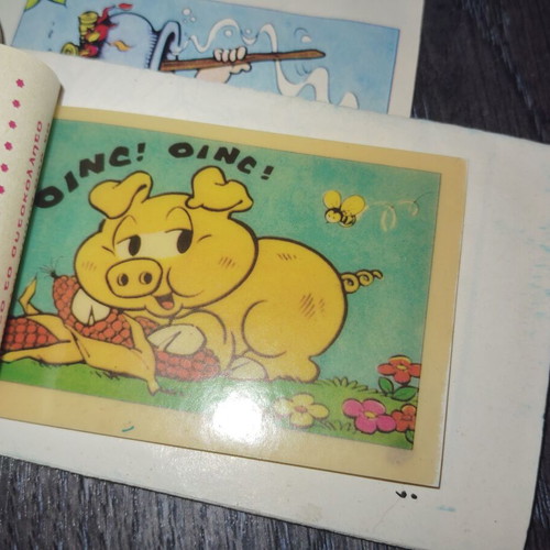 Oratios small comics used, 2 pieces with 4 Monica collectible stickers