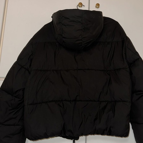 Calvin Klein jacket like new, size M, black with hood