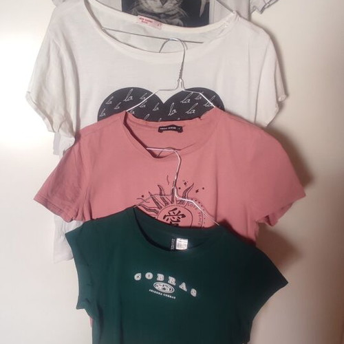 Women's T-Shirts set of 4 like new, colorful prints S/M