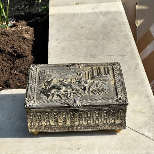 Vintage embossed metal tsikantimonio box used, 20×17×7 cm
