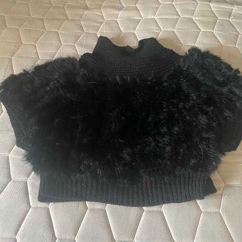 Cardigan with faux fur like new, black short with wooden buttons