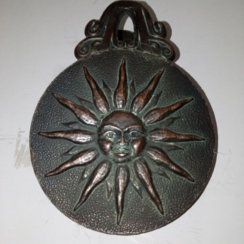 Vintage bronze Med Sun Lines paper clip with Aphrodite figure