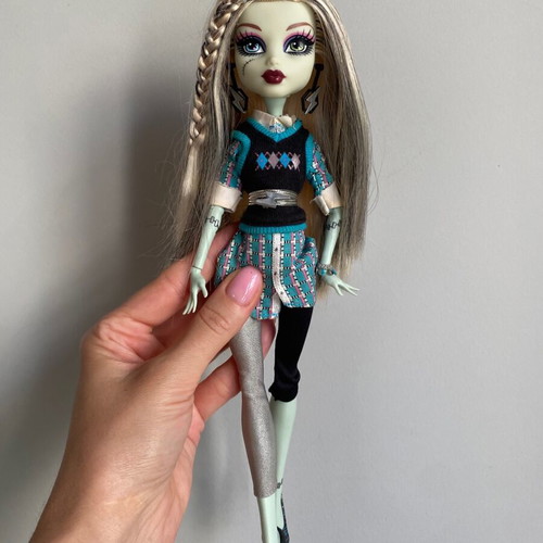 Monster High School's Out Frankie Stein doll 2011 used