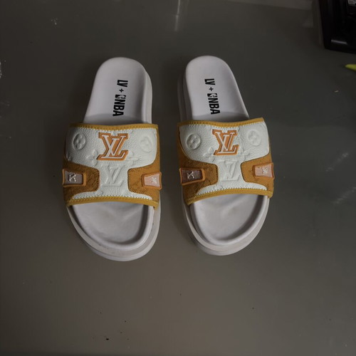 LV x NBA slippers like new, size 43, white and orange