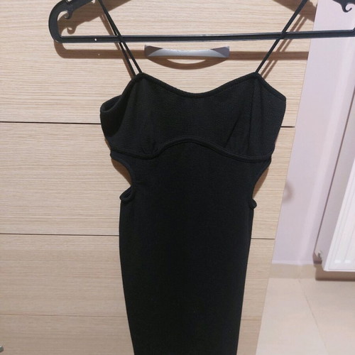 Black women's dress simple with side slits, like new, Bershka