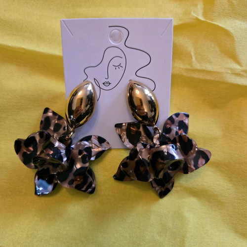 Women's leopard earrings new, 6 centimeters long