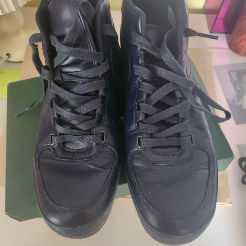 Lacoste blue leather basketball-style shoes like new, size 42