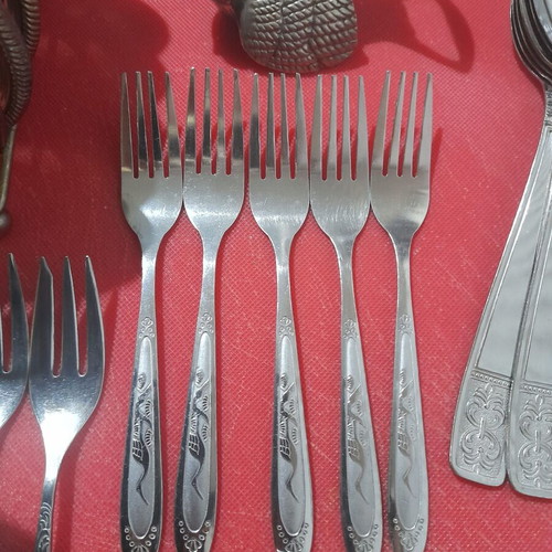 Cutlery set 24 pieces like new with coasters and opener