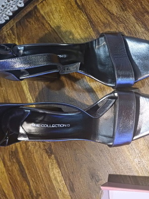 She silver sandals like new, size 41