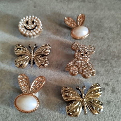 Decorative shoe clips set, 4 pieces, gold and black