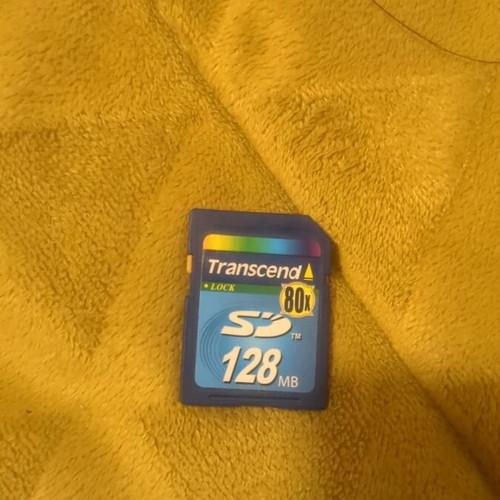 Nikon Coolpix L6 camera with 128MB memory card and case