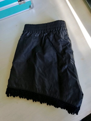 Twist & Tango shorts black new, thin leather with guipure lace