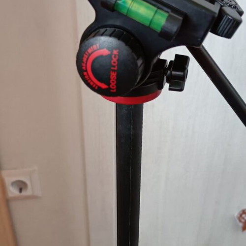 King Best camera tripod like new with case