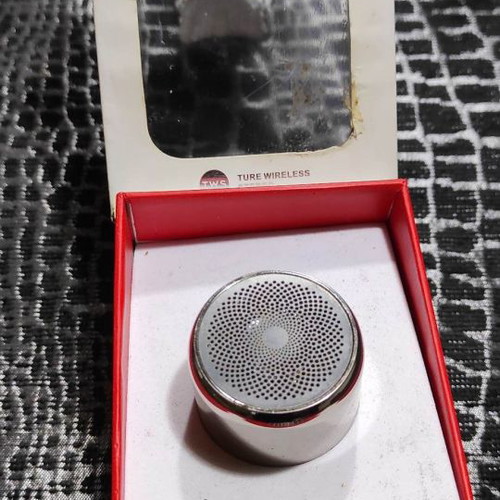 Bluetooth speaker inox used like new