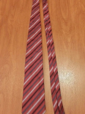 Glou tie used, red