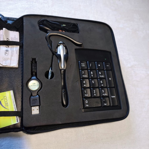 Laptop travel kit with peripherals new