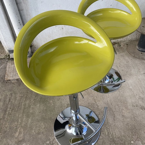 Bar stools set of 2 used, green with chrome base and adjustable height