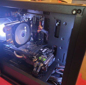 ΠΡΟΣΦΟΡΑ! Gaming PC i3 8350K, 16GB RAM, ASUS R9 280 3GB, 600W, NVMe SSD