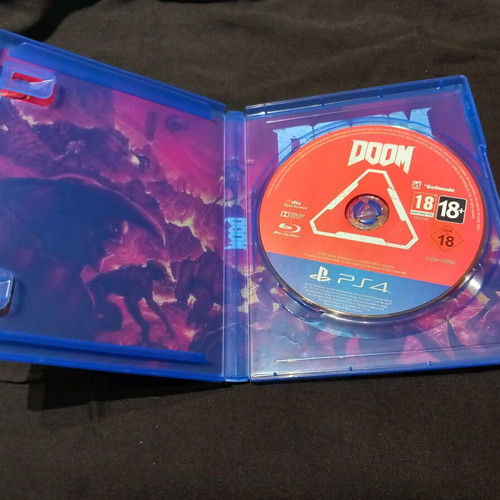 Doom PS4 in good condition