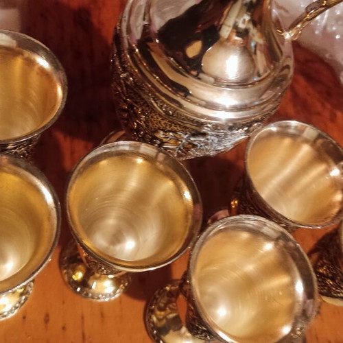 Silver-plated set with grape design, small jug and 6 small iron glasses