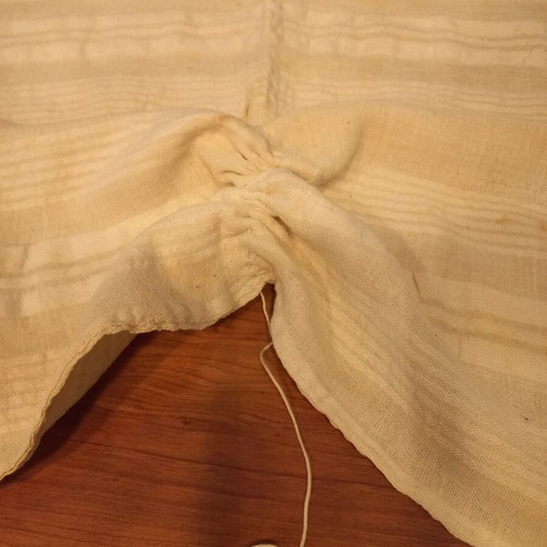 Soufli silk tsevres used with gold thread