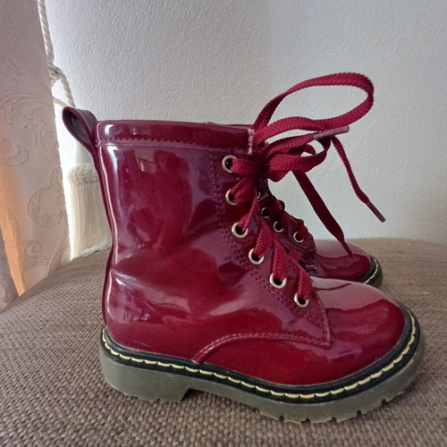 Mix Mind patent leather boots used, size 26, red for girls